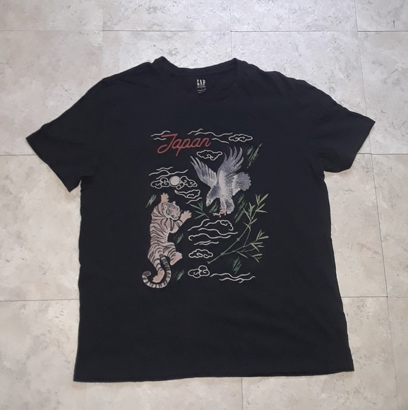 GAP Other - Gap graphic shirt